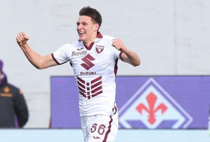 Όρθια στη Φλωρεντία η λαβωμένη Τορίνο