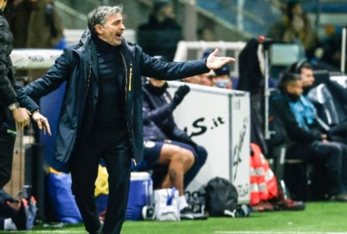 Παρελθόν από την Πάρμα ο Πέκια