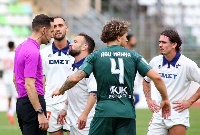 Athens Kallithea: Πρώτη κόκκινη στην καριέρα του Βαλμπουενά