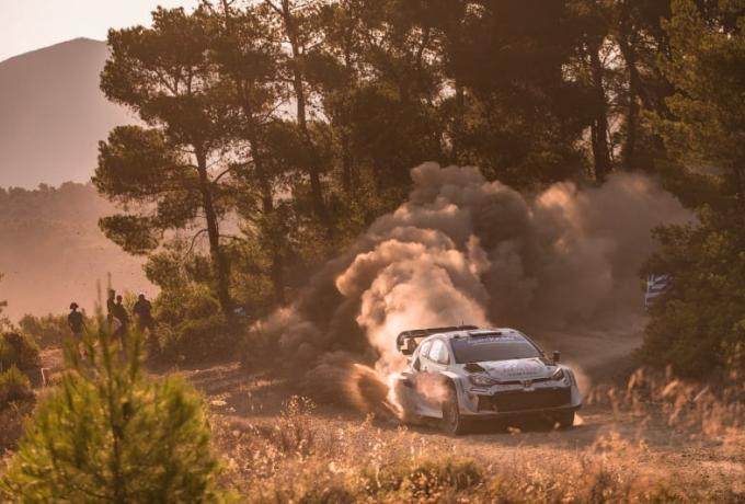 Προηγείται ο Ogier στη γενική