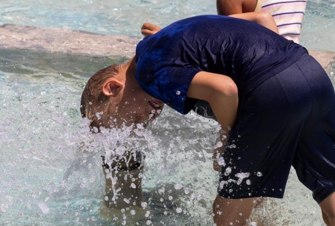 Καιρός: Νέο έκτακτο δελτίο της ΕΜΥ – Μέχρι τη Δευτέρα επιμένει ο καύσωνας