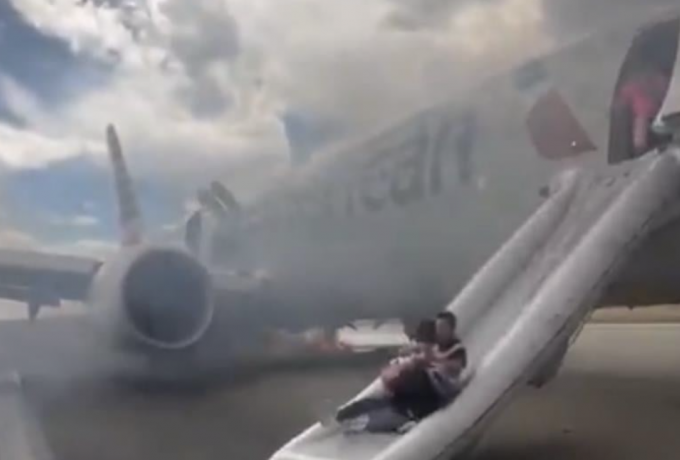 Πανικός σε πτήση της American Airlines: Αεροπλάνο πήρε φωτιά στον διάδρομο προσγείωσης