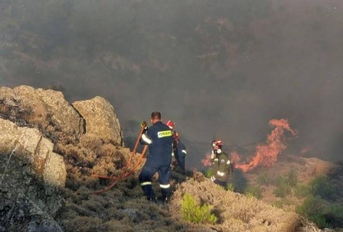 Φωτιά στη Χίο: Πάνω από 150 καμένοι στύλοι ηλεκτροδότησης