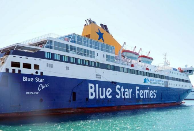 Προσωρινά ελεύθεροι ο πλοίαρχος και ο Α΄ μηχανικός του «Blue Star Χίος» που συνελήφθησαν για τον θάνατο 20χρονου ναυτικού