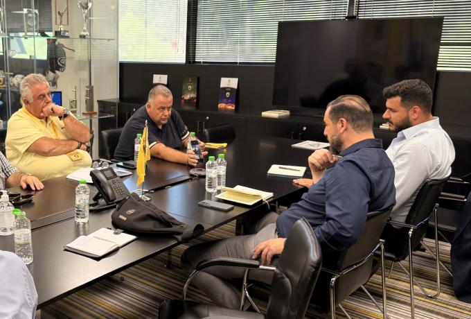 Η ΑΕΚ παρέδωσε αθλητικό υλικό στα σχολεία του Δήμου Νέας Φιλαδέλφειας