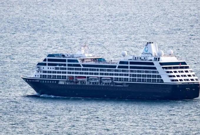 Πειραιάς: Κρουαζιερόπλοιο με 450 επιβάτες προσέκρουσε στο λιμάνι κατά την πρόσδεση