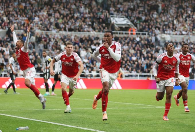 Άρσεναλ: Πλάνα ενδεκάδας με Σαλιμπά, Όντεγκαρντ ενόψει Ολυμπιακού