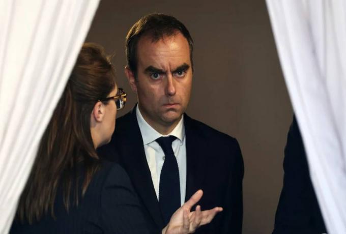 Γαλλία: Μπορούμε να έχουμε νέο πρωθυπουργό σε 48 ώρες λέει ο Λεκορνί