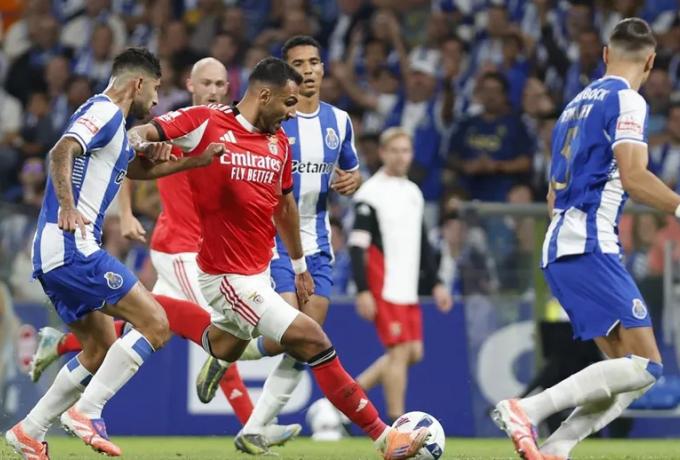 Καταγγελία κατά του Παυλίδη κάνει η Πόρτο, για αγκωνιά στον Γκάμπρι Βέιγκα