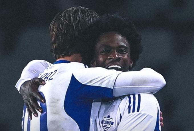 Προελαύνει η Κόμο, πέρασε από το Τορίνο