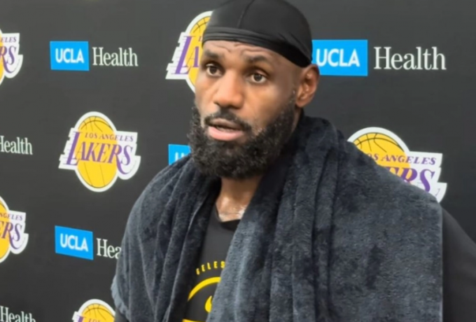 Λεμπρόν: «Μου άρεσε που καθόμουν στον καναπέ μου» Λεμπρόν: «Μου άρεσε που καθόμουν στον καναπέ μου»