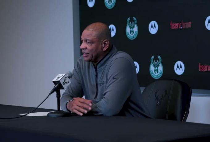 Ρίβερς: «Κάθε φορά που παίζει ο Γιάννης, νιώθω ότι σπάει κάποιο ρεκόρ» Ρίβερς: «Κάθε φορά που παίζει ο Γιάννης, νιώθω ότι σπάει κάποιο ρεκόρ»