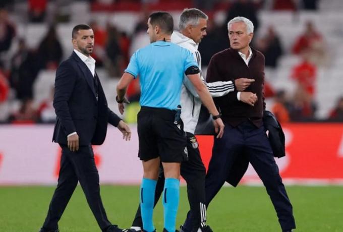 Γκέλα η Μπενφίκα και ο Μουρίνιο πήρε στο κυνήγι τον διαιτητή!