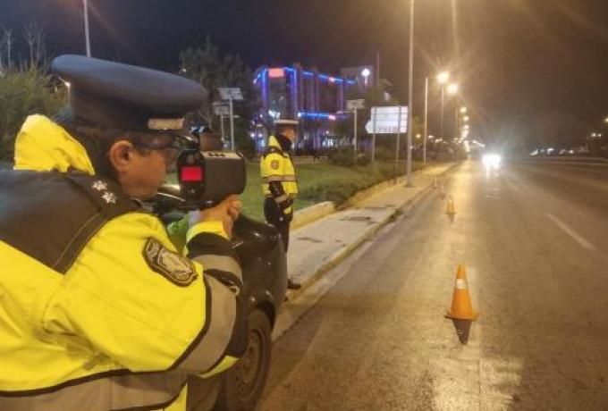 Εκανε τη Βουλιαγμένης πίστα – Επιχειρηματίας με Lamborghini έτρεχε στην Αργυρούπολη με 216 χλμ/ωρα