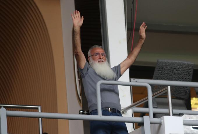 Ο ΣΦ ΠΑΟΚ Αννόβερου επιτίθεται στον Ερασιτέχνη λόγω Ιβάν Ο ΣΦ ΠΑΟΚ Αννόβερου επιτίθεται στον Ερασιτέχνη λόγω Ιβάν