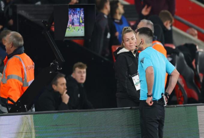 Ριζικές αλλαγές στους κανονισμούς της FIFA για πιο γρήγορο και καθαρό ποδόσφαιρο