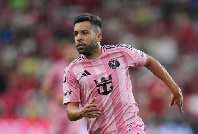 Άλμπα: «Θέλω να ολοκληρώσω την καριέρα μου με ένα τρόπαιο» Άλμπα: «Θέλω να ολοκληρώσω την καριέρα μου με ένα τρόπαιο»