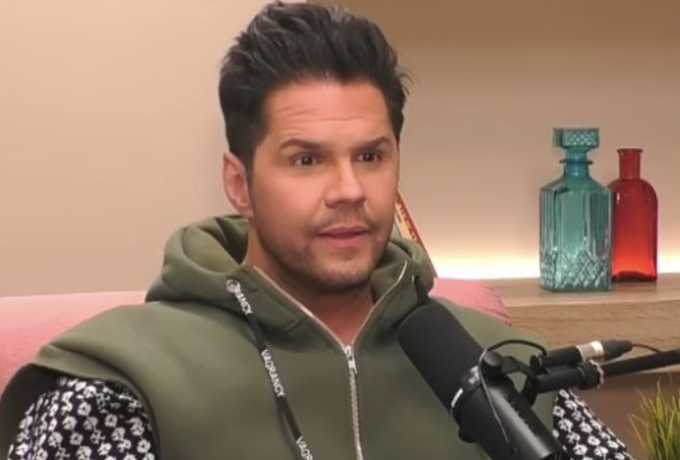 Γιώργος Τσαλίκης: Διέκοψε το πρόγραμμα γιατί νόμιζε ότι τον σημαδεύουν με όπλο Γιώργος Τσαλίκης: Διέκοψε το πρόγραμμα γιατί νόμιζε ότι τον σημαδεύουν με όπλο