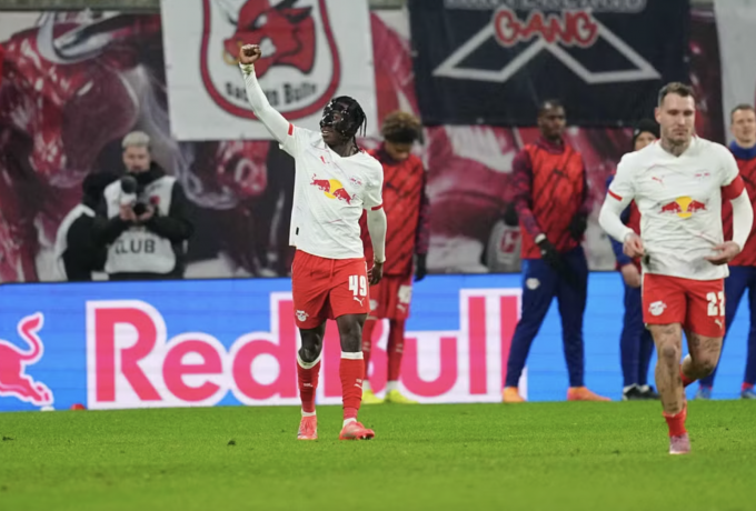 H Λειψία διέσυρε την Άϊντραχτ Φρανκφούρτης με 6-0