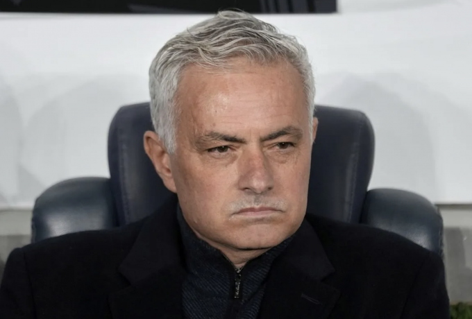 Η ειρωνική απάντηση του Μουρίνιο μετά την ισοπαλία της Μπενφίκα: «Κερδίσαμε με 3-2!»