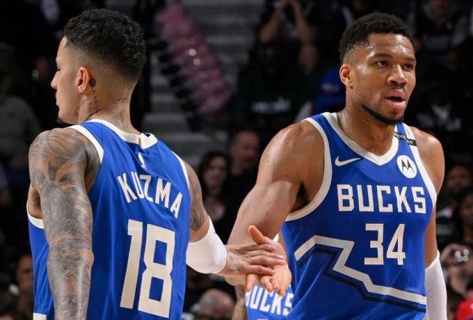 Μπακς: Διαψεύδει ο Κούζμα συνάντηση του Αντετοκούνμπο με τους συμπαίκτες του Μπακς: Διαψεύδει ο Κούζμα συνάντηση του Αντετοκούνμπο με τους συμπαίκτες του