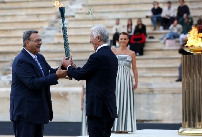 Η Ολυμπιακή Φλόγα παραδόθηκε στους διοργανωτές του «Μιλάνο-Κορτίνα 2026» Η Ολυμπιακή Φλόγα παραδόθηκε στους διοργανωτές του «Μιλάνο-Κορτίνα 2026»