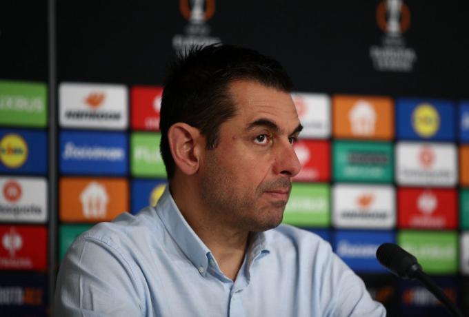 Koυβεντίδης σε… παράκρουση: «Στις ταβέρνες αναλύονται φάσεις σαν αυτή στο Χαριλάου;»