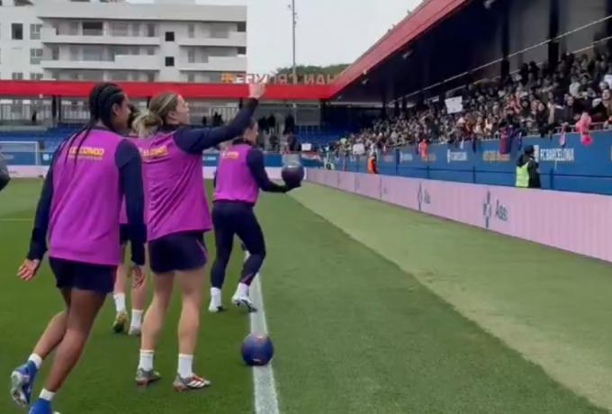 Ιστορική στιγμή για την Μπαρτσελόνα: Πάνω από 2.000 φίλαθλοι σε προπόνηση με φιλανθρωπικό σκοπό