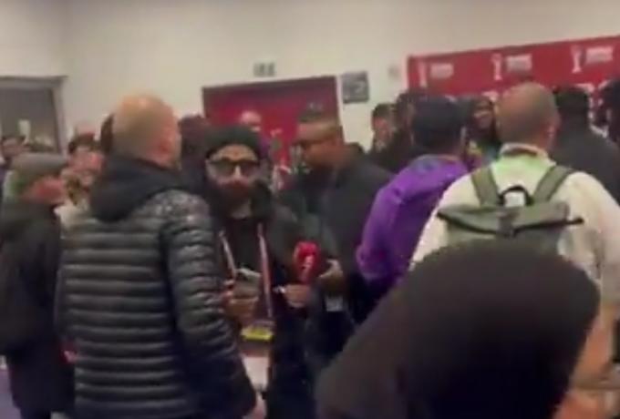 Ξύλο δημοσιογράφων μετά το τέλος του Αλγερία-Νιγηρία(vid)