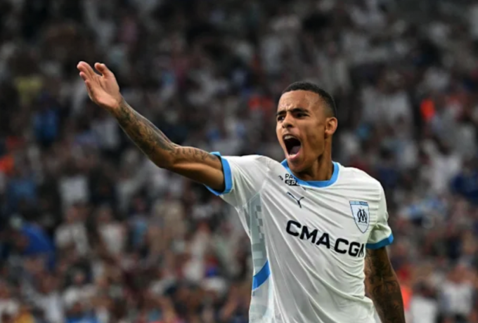 Λονγκόρια: «Συμβουλεύτηκα τη μητέρα μου για να υπογράψω τον Γκρίνγουντ»