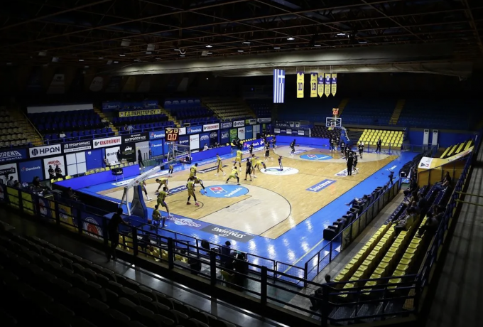 Τραγικές καταστάσεις: Στάζουν νερά στο γήπεδο του Περιστερίου-Αμφιβολίες για το αν θα ξεκινήσει το ματς