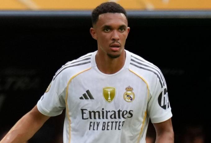 Στο μεταγραφικό στόχαστρο της Μάντσεστερ Σίτι ο Αλεξάντερ-Άρνολντ