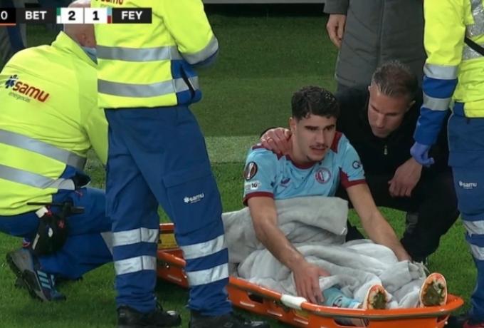 Σοκ στη Φέγενορντ: Σοβαρός τραυματισμός για τον γιο του Φαν Πέρσι