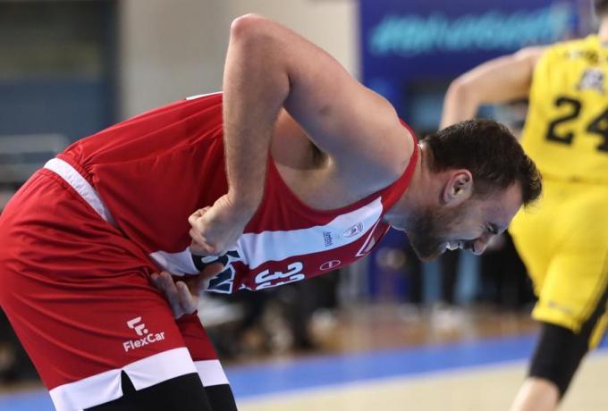 Σοκ στον Ολυμπιακό: Κάταγμα στον αντίχειρα ο Μιλουτίνοφ