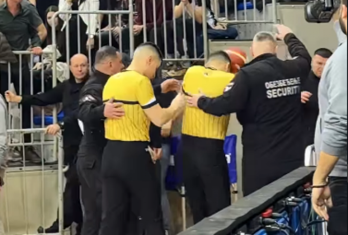 Επεισόδια στον αγώνα Παρτιζάν-Μέγκα (vid)