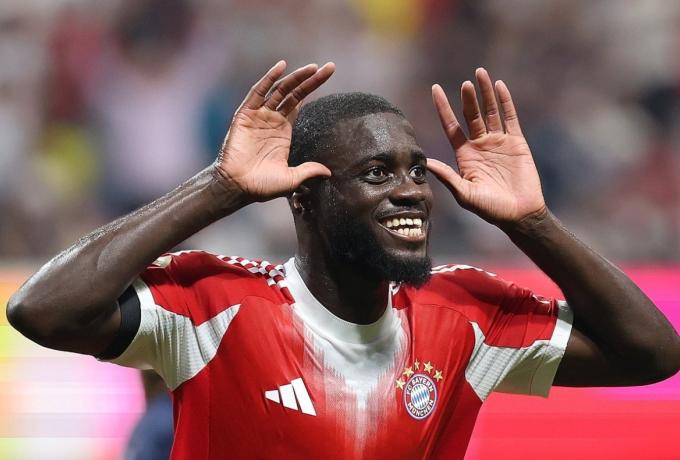 Συνεχίζει στην Μπάγερν Μονάχου ο Ουπαμεκανό