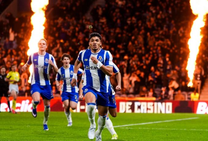 Νίκη στο παρά ένα για την Πόρτο και «φρένο» στα όνειρα της Σπόρτινγκ