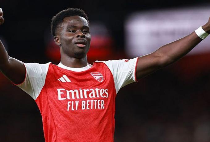 «Δένει τον Σάκα με νέο πολυετές συμβόλαιο η Άρσεναλ»