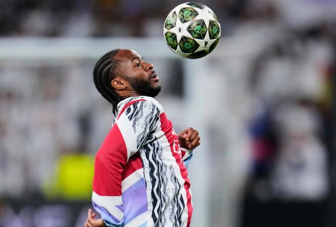 Στέρλινγκ για την μεταγραφή στην Φέγενορντ: «Με έπεισε ο Φαν Πέρσι» Στέρλινγκ για την μεταγραφή στην Φέγενορντ: «Με έπεισε ο Φαν Πέρσι»