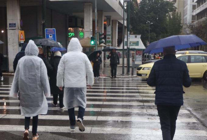 Καιρός σήμερα: Βροχές, καταιγίδες και αφρικανική σκόνη