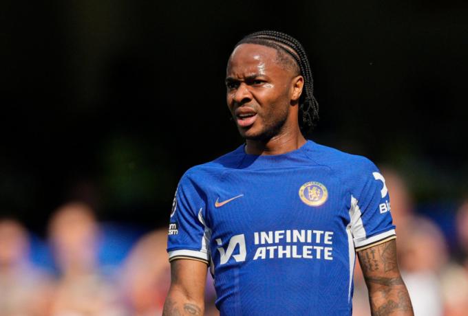 Στην Ολλανδία για να υπογράψει στην Φέγενορντ ο Στέρλινγκ