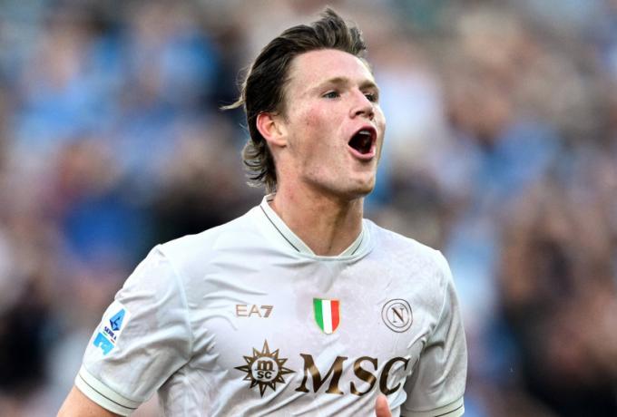 Η Νάπολι ξεκίνησε διαπραγματεύσεις με ΜακΤόμινεϊ για την ανανέωση του συμβολαίου του