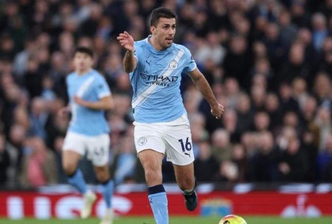 Ο πατέρας του Ρόδρι άφησε ανοικτό το θέμα της αποχώρησης από τη Σίτι