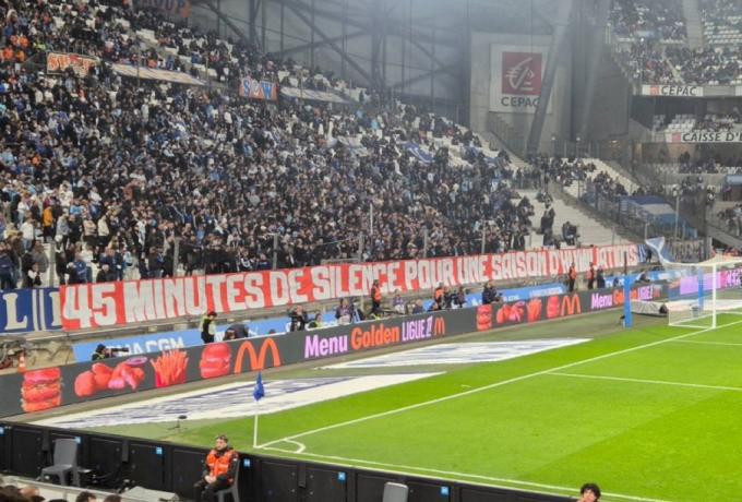 Μαρσέιγ: Σιωπηλή διαμαρτυρία των οπαδών για ένα ημίχρονο