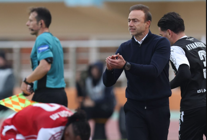 O Kόντης έβγαλε στη “σέντρα” τον Σαλσέδο: «Ήταν αδιάφορος, έκανα λάθος που τον έβαλα»!