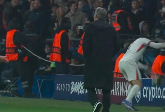 Πέδρο Νέτο: Ζήτησε συγγνώμη μετά το επεισόδιο με ball boy στον αγώνα με την Παρί (VID)