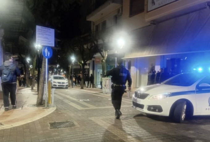 Αγρίνιο: Αναζητούνται τρεις ανήλικοι για το μαχαίρωμα 16χρονου στο κέντρο της πόλης