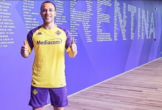 Η Γκρέμιο δίνει νέο συμβόλαιο στον Αρτούρ Μέλο