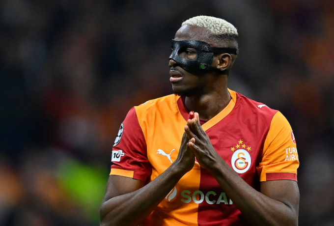 Η Γαλατασαράι αποκάλυψε ότι ο Όσιμεν αγωνίστηκε με κάταγμα στο χέρι! (VID)