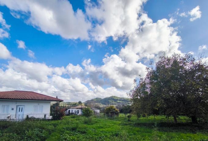 Καιρός σήμερα: Ηλιοφάνεια με πρόσκαιρες νεφώσεις – Τοπικές βροχές στα δυτικά